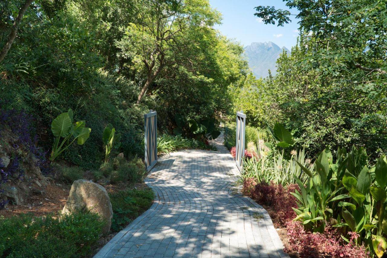 Отель Gamma Monterrey Rincon De Santiago Сантьяго Экстерьер фото